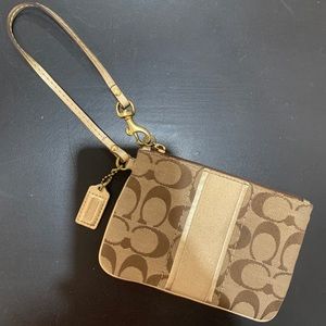 Coach Wristlist